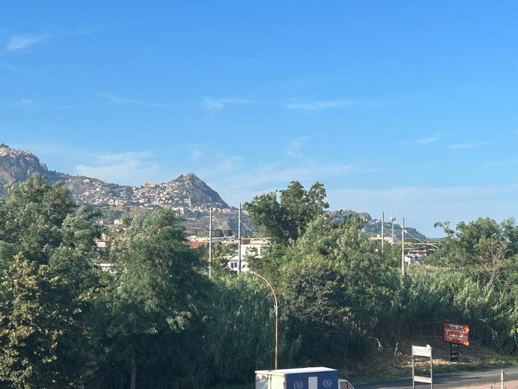 Nina Apartament Giardini Naxos Con Posto Auto Екстериор снимка